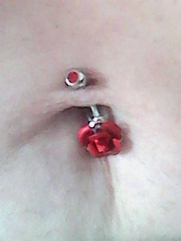 navelpiercing-metalen-roos-rood navelpiercing-metalen-roos-rood