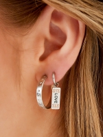 Oorring hanger bedel love - zilver