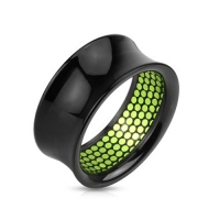 8 mm Double-Flared Tunnel schwarz mit grünen Punkten