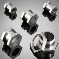 12 mm Screw-fit tunnel moer